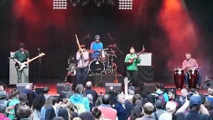 Paradise Bangkok Molam International Band - Parc De La Grange 2 juillet 2014 - Morceau 1