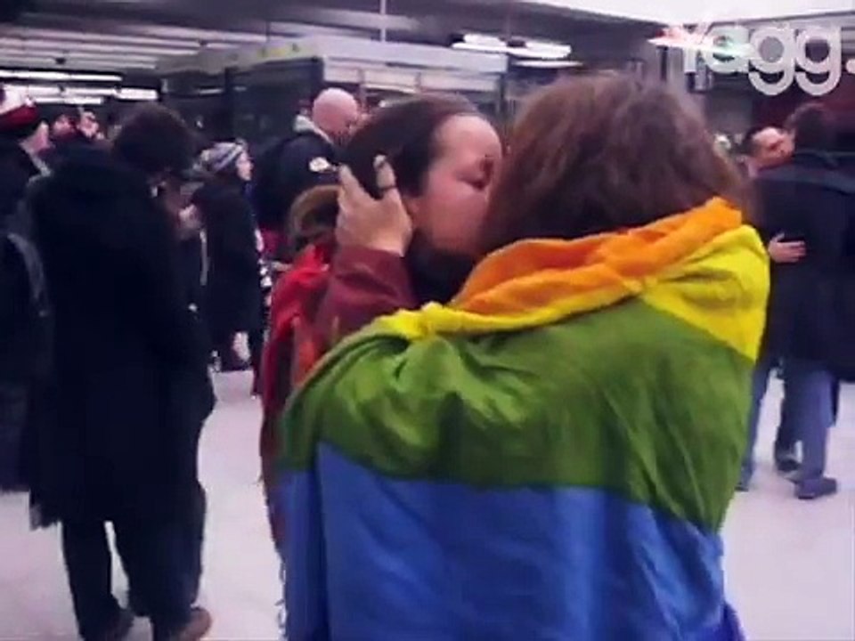 Kiss-in contre l'homophobie à Montréal, le 12 décembre 2009
