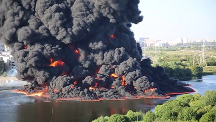 Rivière en feu à Moscou