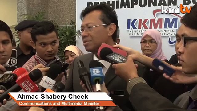 Gov't warns against 'retweeting' and 'sharing' false reports on MH370