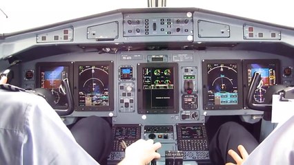 Landing in Campinas (Viracopos) in cockpit on Azul ATR72-600
