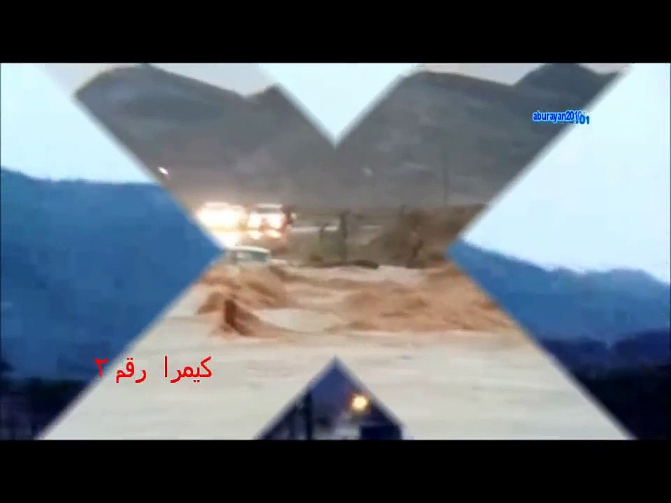 جيب شاص يجرفه السيل في شعيب الشعراء  والتصوير من عدة زوايا