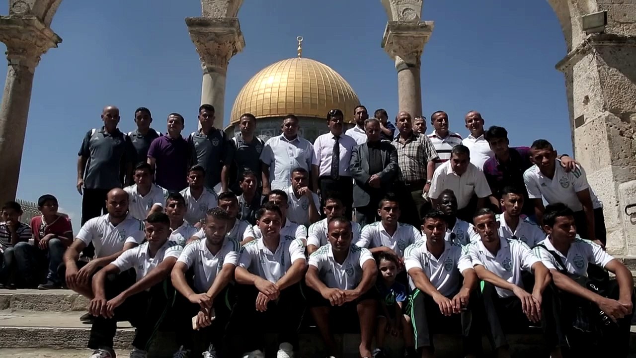 Gaza football players visit al-Aqsa mosque ahead of match