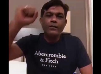 Former Cricketer Rashid Latif Copies MQM Chief Altaf Hussain