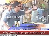 Inspector Agha Naeem Pathan beating poor rikshaw and chinchi drivers