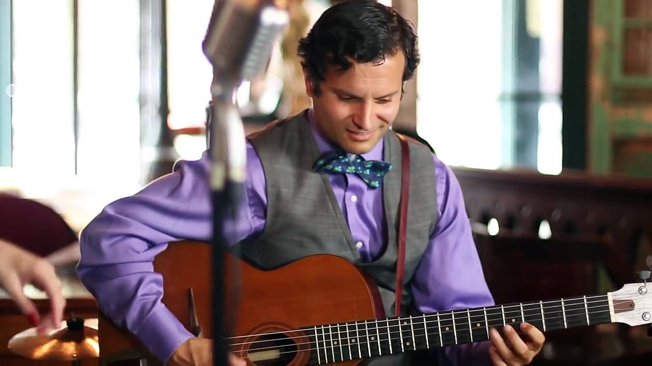 Avalon Jazz Band- Runnin' Wild (Some Like it Hot)