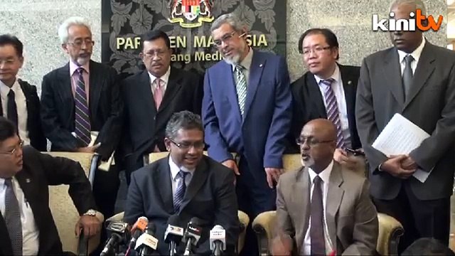 Pakatan stages walkout after two MPs ejected