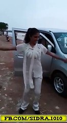 Maza.VideoYoung Girl Dance with Sindhi Old Man at Karachi Beach