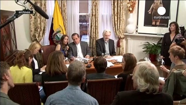 اکوادور با بازپرسی از جولیان آسانژ در سفارت این کشور موافقت کرد