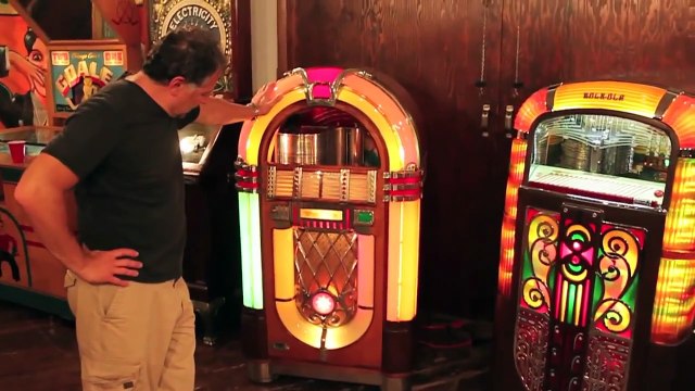 Wurlitzer 1015 and Rockola 1422 Comparison