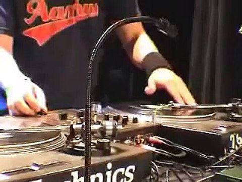 DMC Scratch DJ