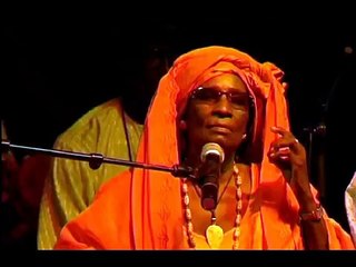 Yandé Codou Sène & Youssou N'Dour "Lees Waxul"