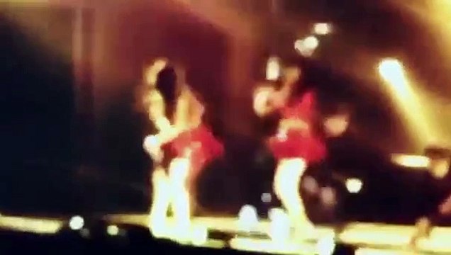 150122 Taeyeon 升降台摔落 @24th Seoul Music Awards