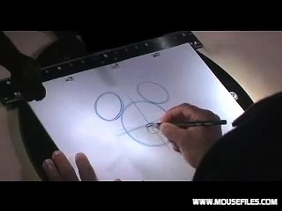 How to draw Mickey Mouse. Comment Dessiner Mickey Mouse ?
