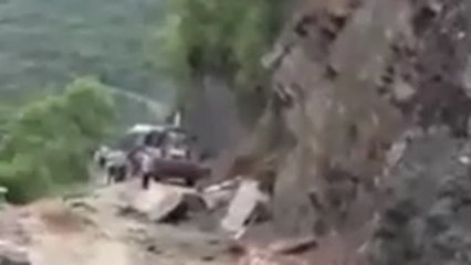 Giant rockslide captured on camera in India