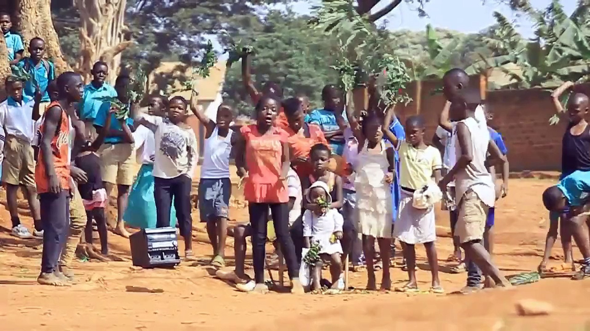 ⁣Ghetto Kids Dancing Aloga by Fredo New Ugandan music 2015 HD DjDinTV