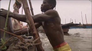 Les forçats Nigérians chercheurs de sable à Lagos