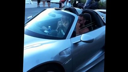 Faire le malin avec sa Porsche 918 Spyder à St-Tropez