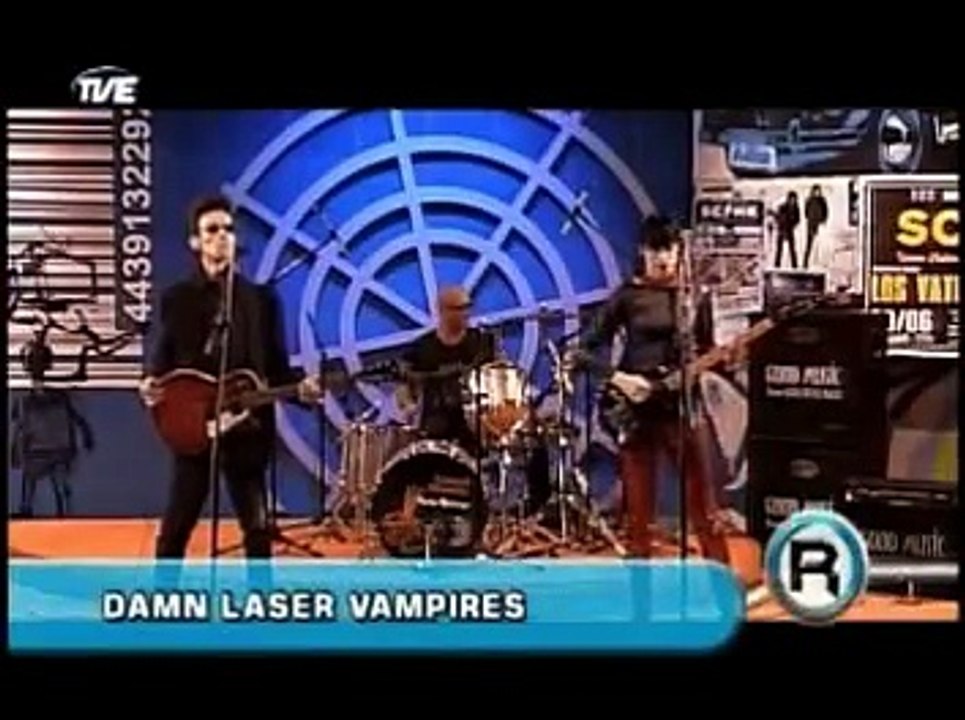 Damn Laser Vampires - "Demolición" (Los Saicos) ao vivo