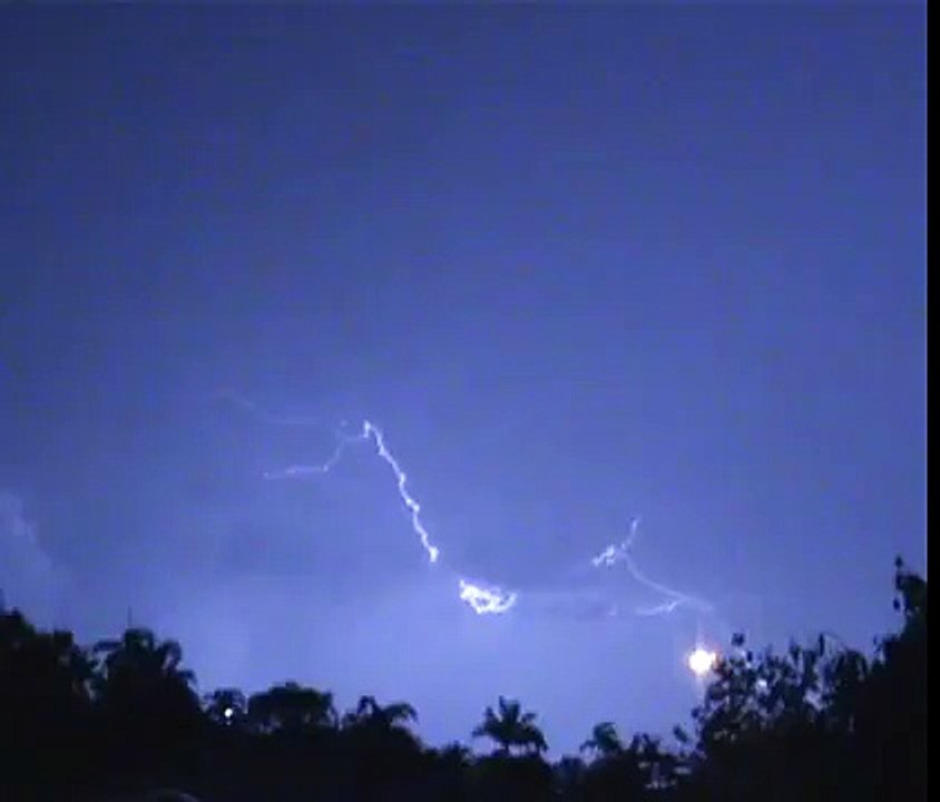 mad lightning,fast storm