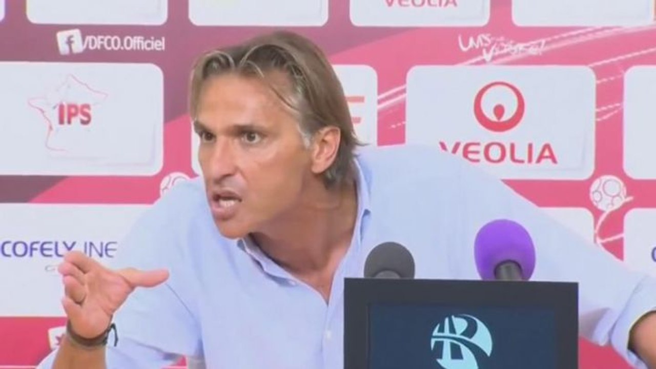 Régis Brouard (entraîneur de Niort) s'emporte contre un journaliste