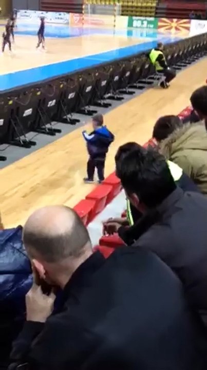 Hilarious kid busts out epic dance moves