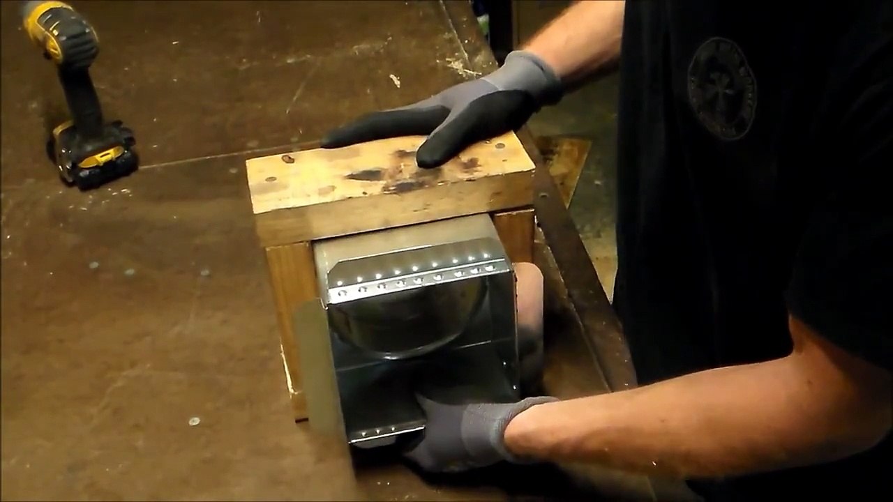 How to install a Sheet Metal Register Can or Box for Heating, Air Conditioning, HVAC install