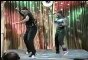 Will Smith e Carlton Banks dançando Apache (Jump On It).