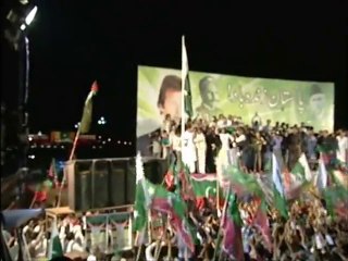 Imran Khan hoists the Pakistan flag