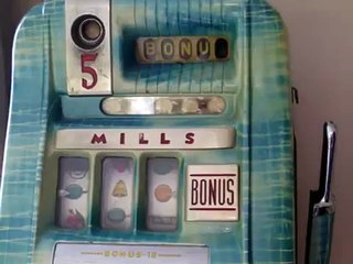 Mills BONUS slot machine in action