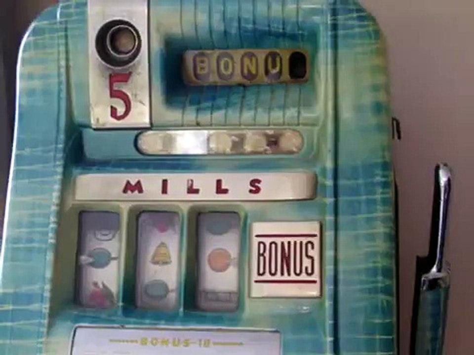 Mills BONUS slot machine in action