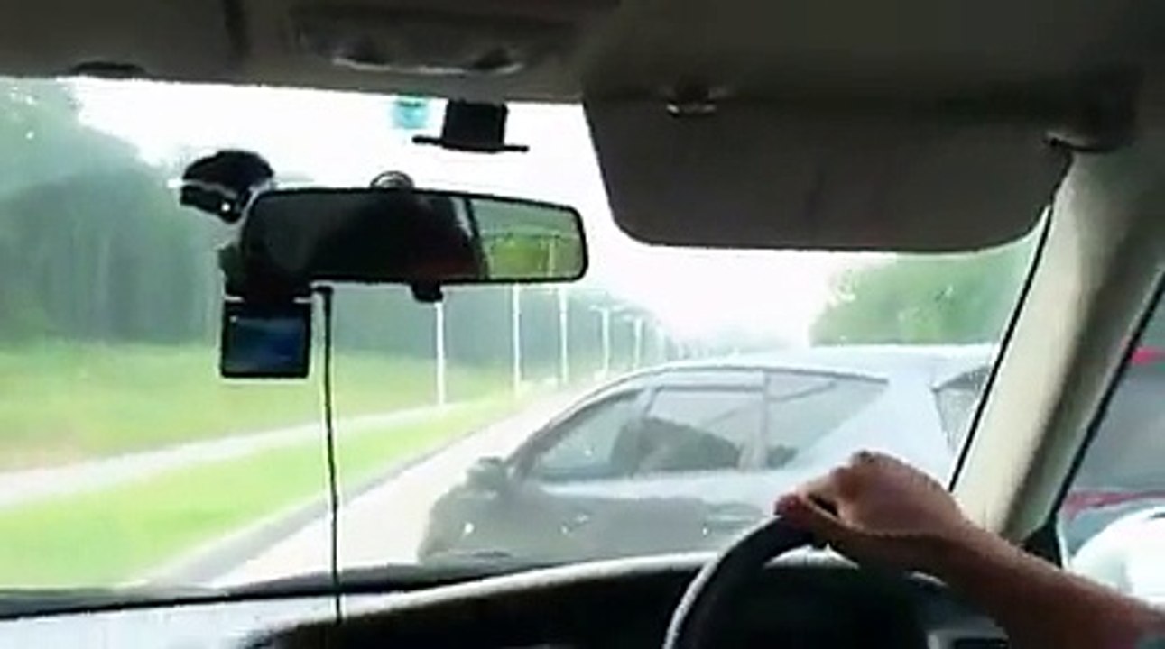 Aggressive driver gets violently beaten in Russia!