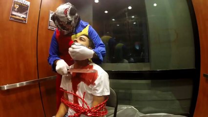 La escalofriante broma: Payaso asesino en ascensor