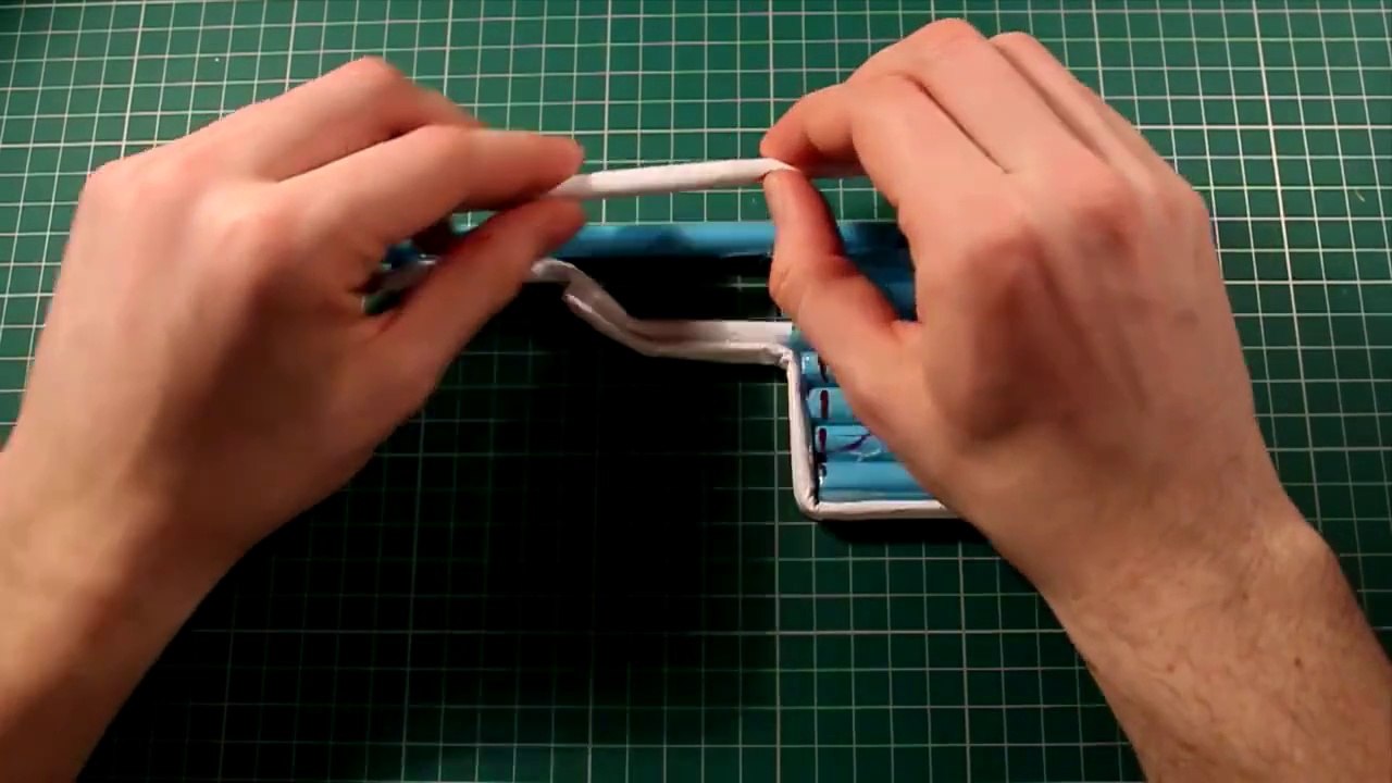 Pistolet en papier qui tire