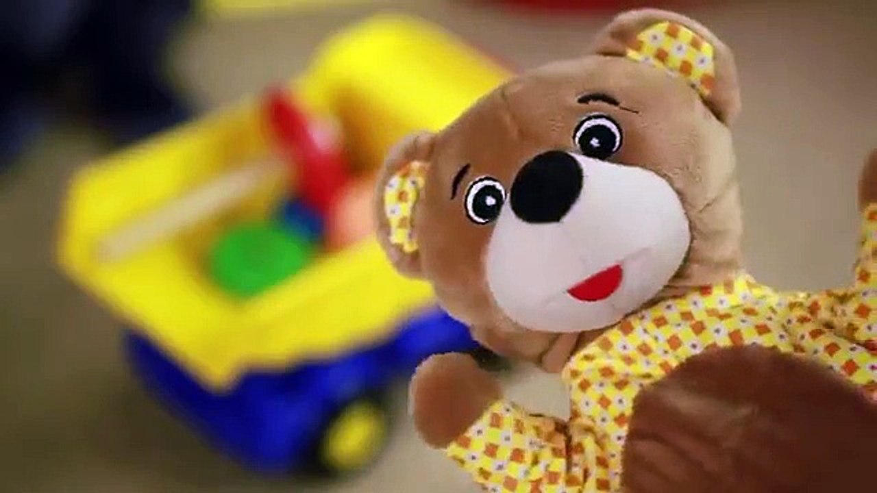 Children's Videos - Build a Color Pyramid for Kids (Bear, Dog & Toy Truck)