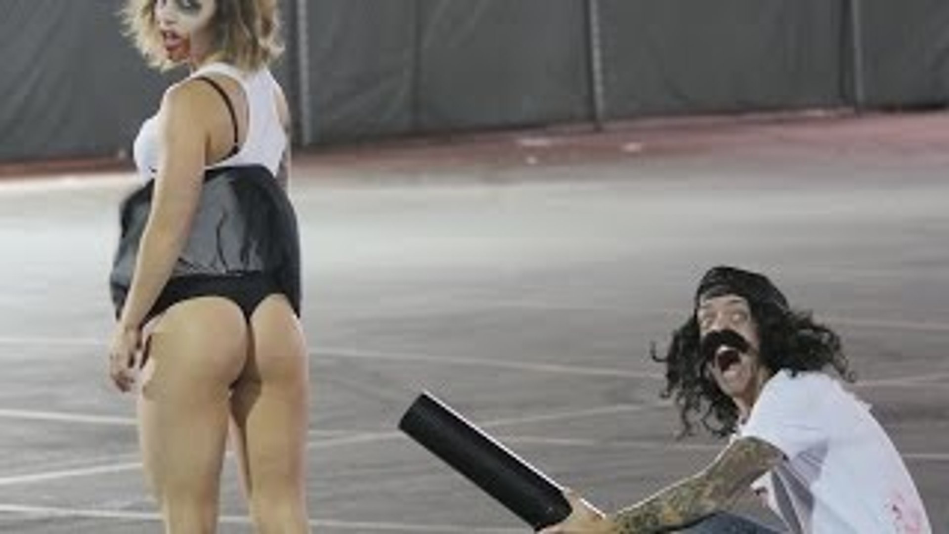 Blowing Up Girls Skirt in thongs Prank!!! - Vidéo Dailymotion