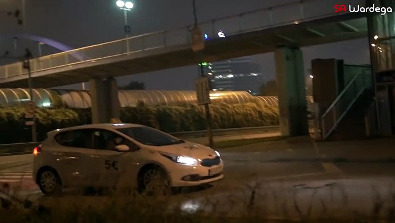 Buzz : Pour Halloween, un chien déguisé en araignée géante effraie ( Mutant Giant Spider Dog is back ) !