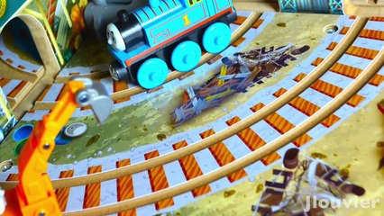 Thomas & Friends UP AND AROUND SODOR ADVENTURE TOWER Wooden Railway Toy Train Set Review B