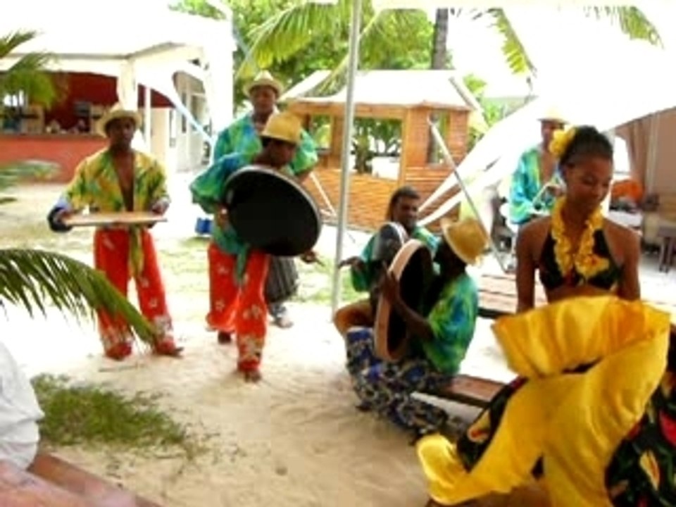 Danseuses de Sega sur l'île aux 2 cocos