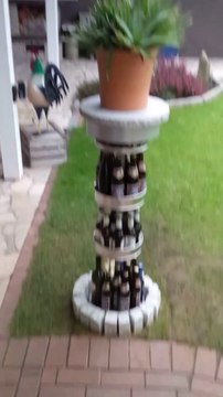 Ce gars a fabriqué un frigo à bières caché dans son jardin! Parfait...