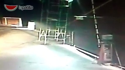 Delincuentes hirieron a una mujer para robarle su camioneta