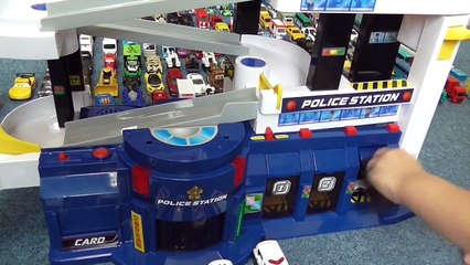 トミカDXサウンドポリスステーション パトカー一気出動！ Police Department