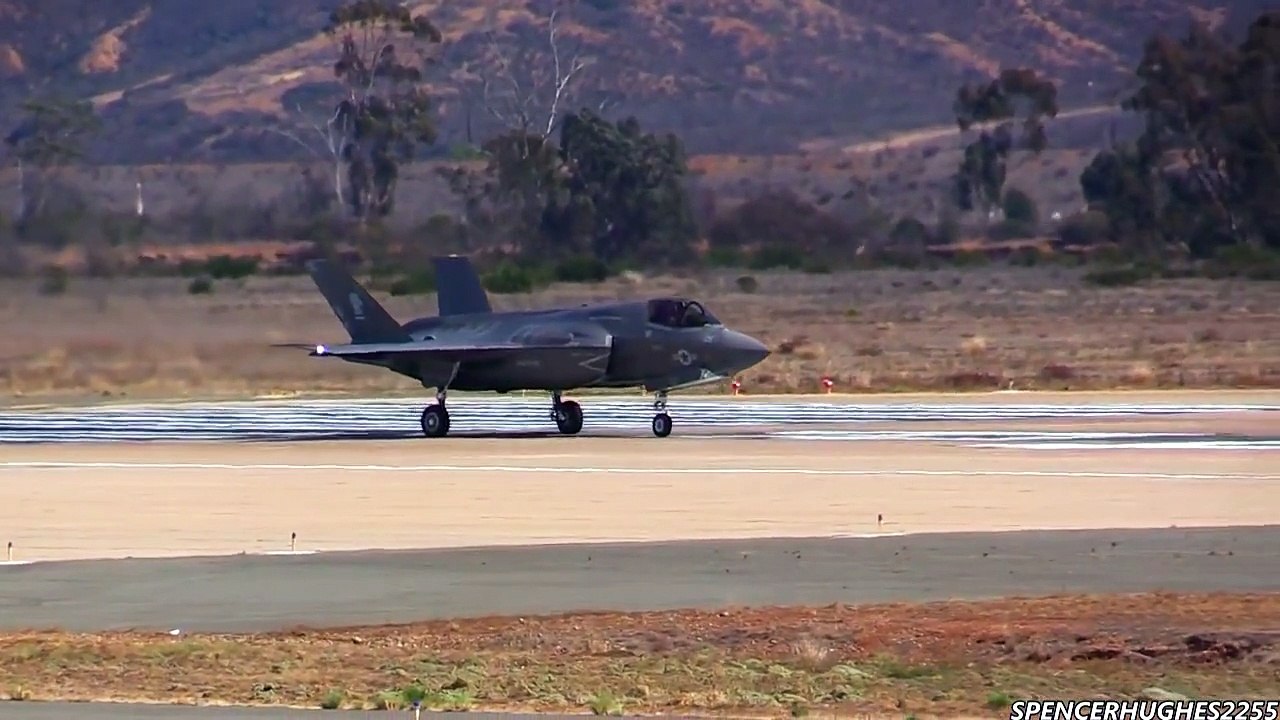 F 35B LIGHTNING II DEMO @ 2014 MCAS MIRAMAR AIR SHOW