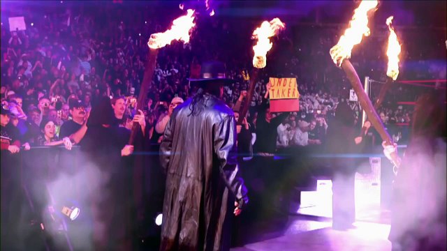 Chuck Norris se Irrita Com Os 25 Anos Do Undertaker Na Wwe