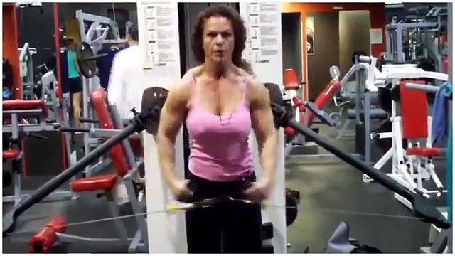 BodyBuilding Babes - Hard Woman in Gym