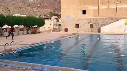 See in water what happened when men jump..