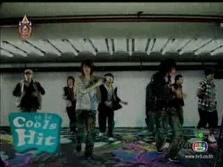 GOLF-MIKE Wake Club Cools Hit (04.03.07)