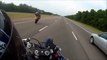 Terrible crash en Moto à plus de 160km/h - Wheelie raté sur l'autoroute