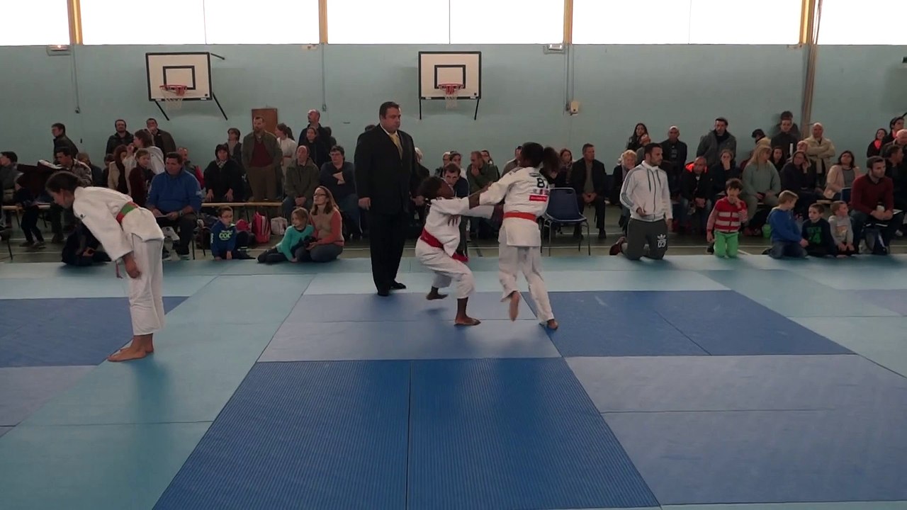 Claire au Tournoi Régional Benjamin de Chateauponsac - Octobre 2015 - Poules