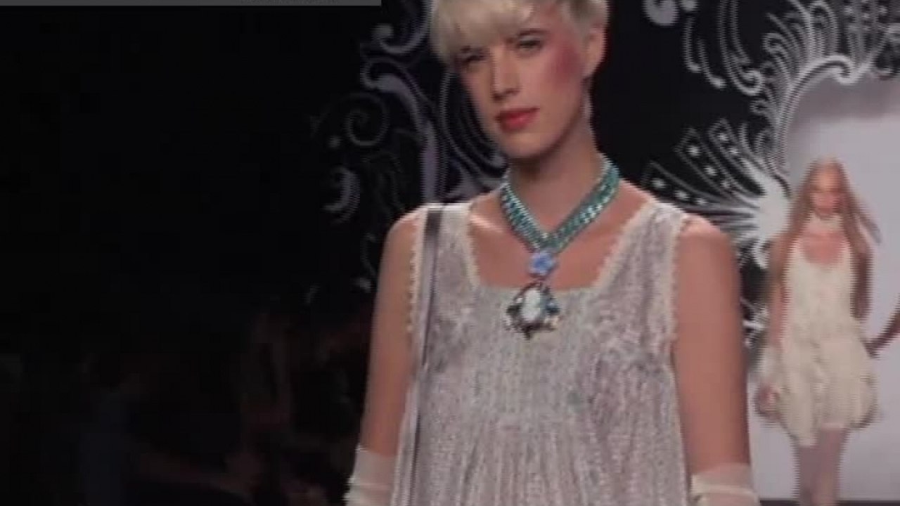 ANNA SUI Fashion Show Spring Summer 2007 New York by Fashion Channel